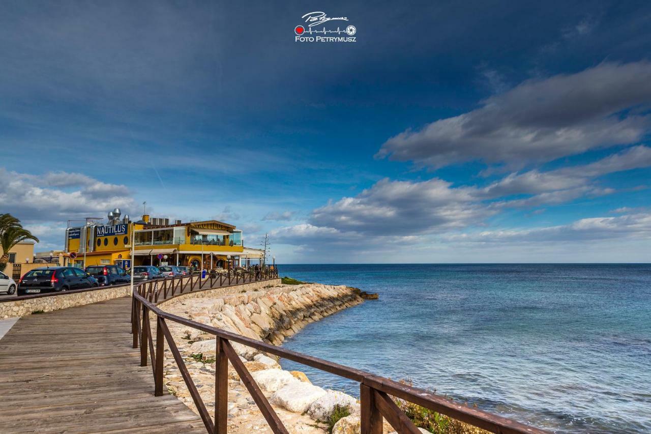 Apartamento Sea Senses Victoria Frente Al Mar Torrevieja Ngoại thất bức ảnh